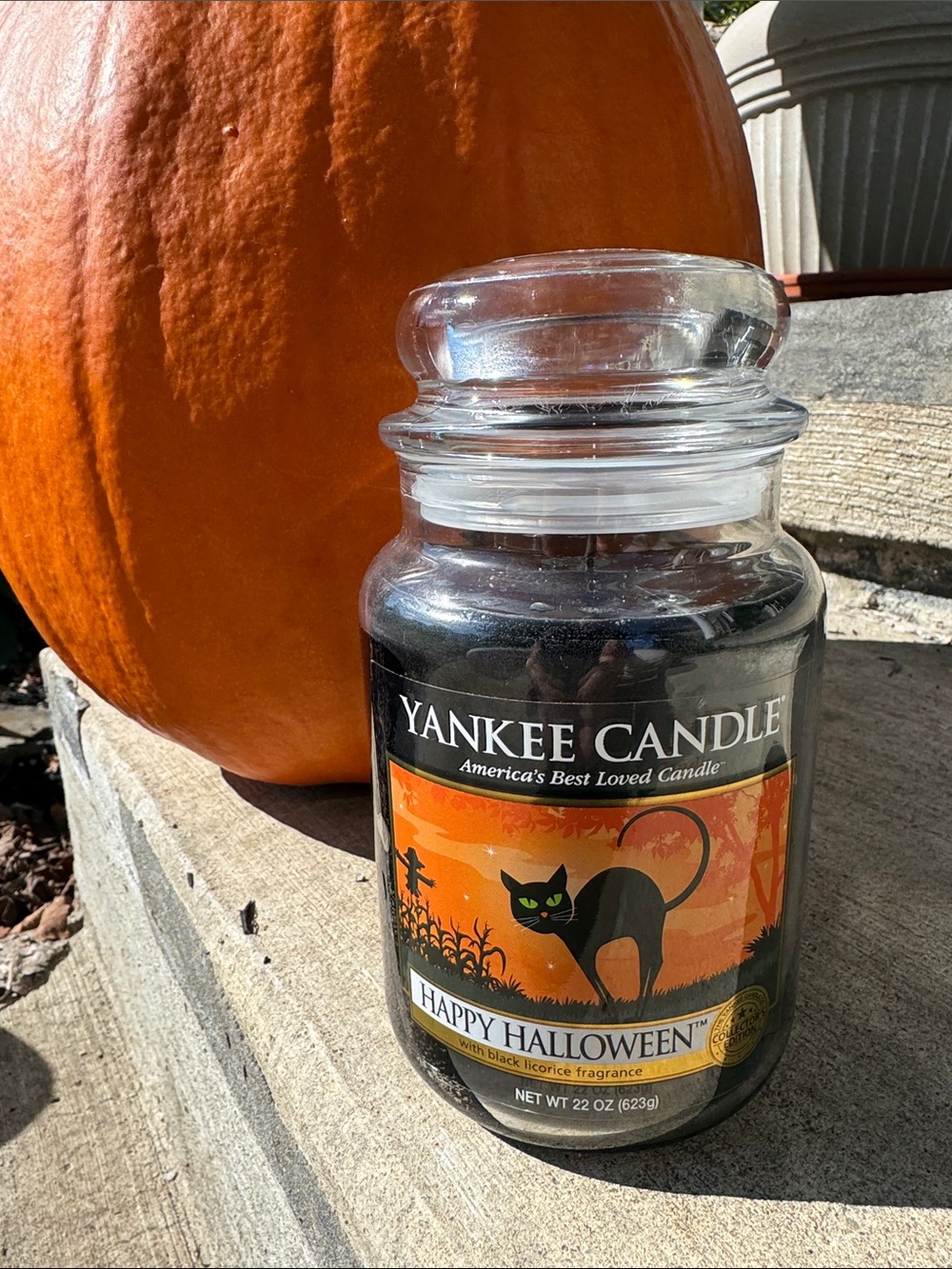 RARE unused Yankee Candle “Happy Halloween Black Licorice fragrance” 22oz candle